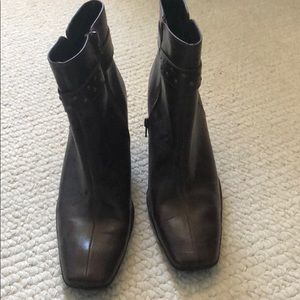 Brown ankle boots